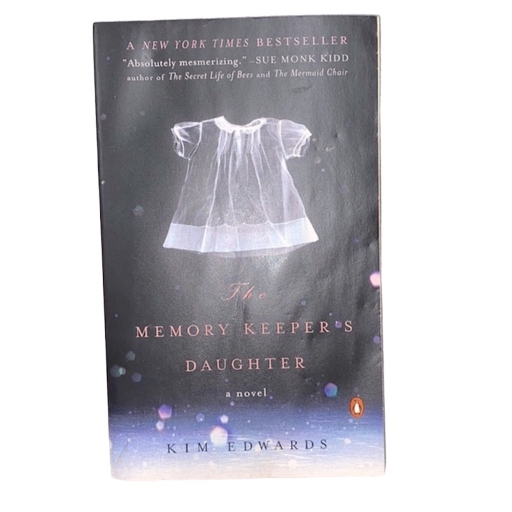 Memory Keepers Daughter paperback book